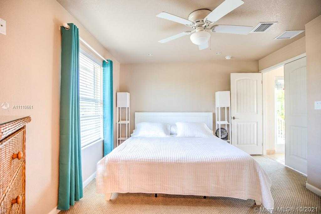 Small Image of 544 SOMBRERO BEACH RD, Marathon Number 27