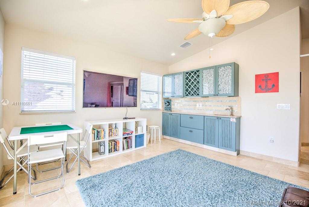 Small Image of 544 SOMBRERO BEACH RD, Marathon Number 31