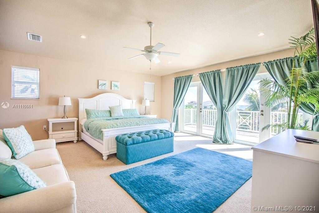 Small Image of 544 SOMBRERO BEACH RD, Marathon Number 32