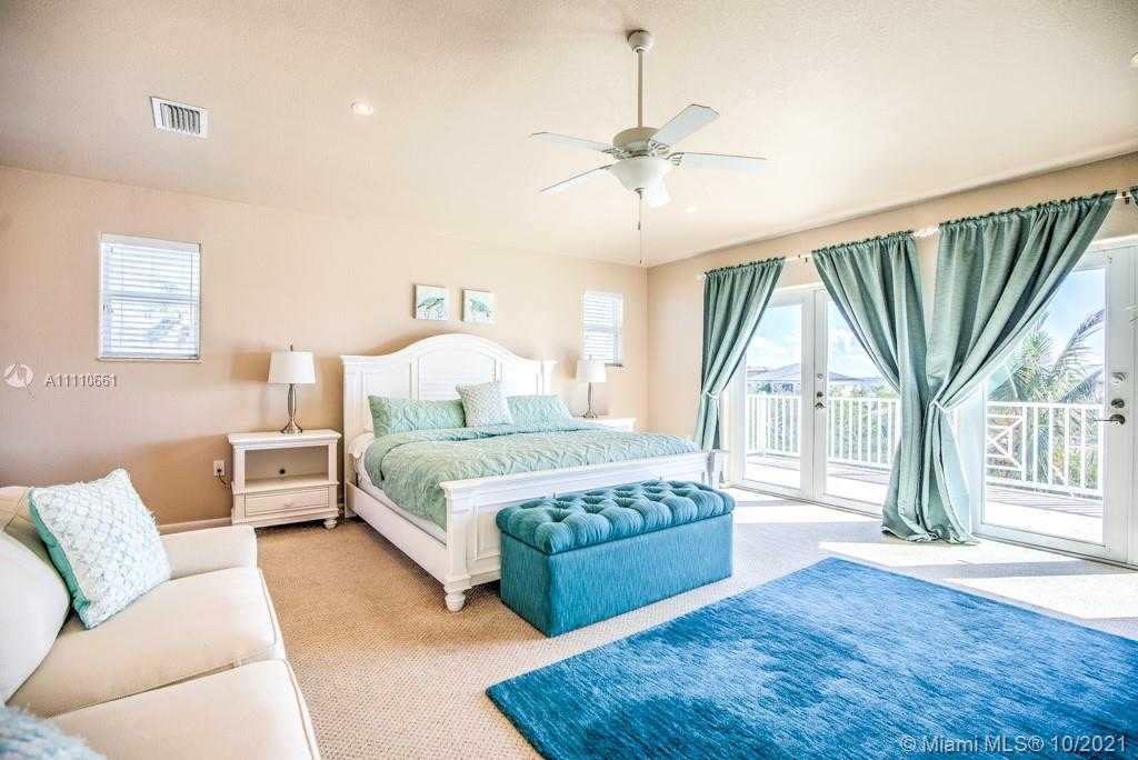 Small Image of 544 SOMBRERO BEACH RD, Marathon Number 36