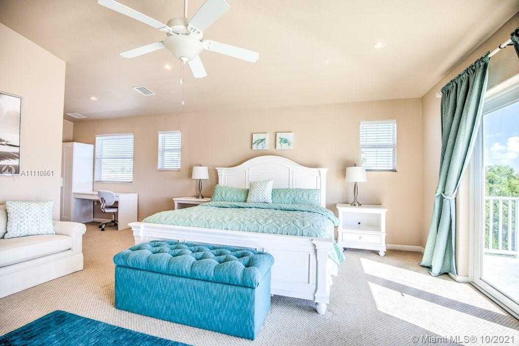 Small Image of 544 SOMBRERO BEACH RD, Marathon Number 37