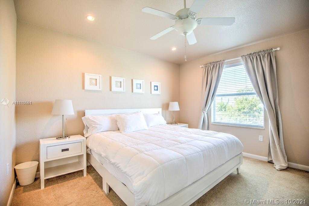 Small Image of 544 SOMBRERO BEACH RD, Marathon Number 45