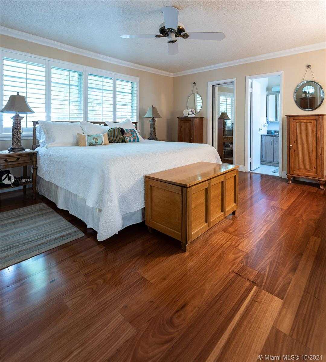 Small Image of 1850 NORTH EAST 118TH RD, North Miami Number 27