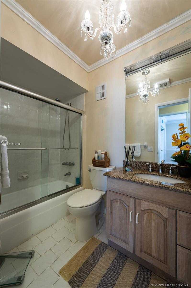 Small Image of 1850 NORTH EAST 118TH RD, North Miami Number 32
