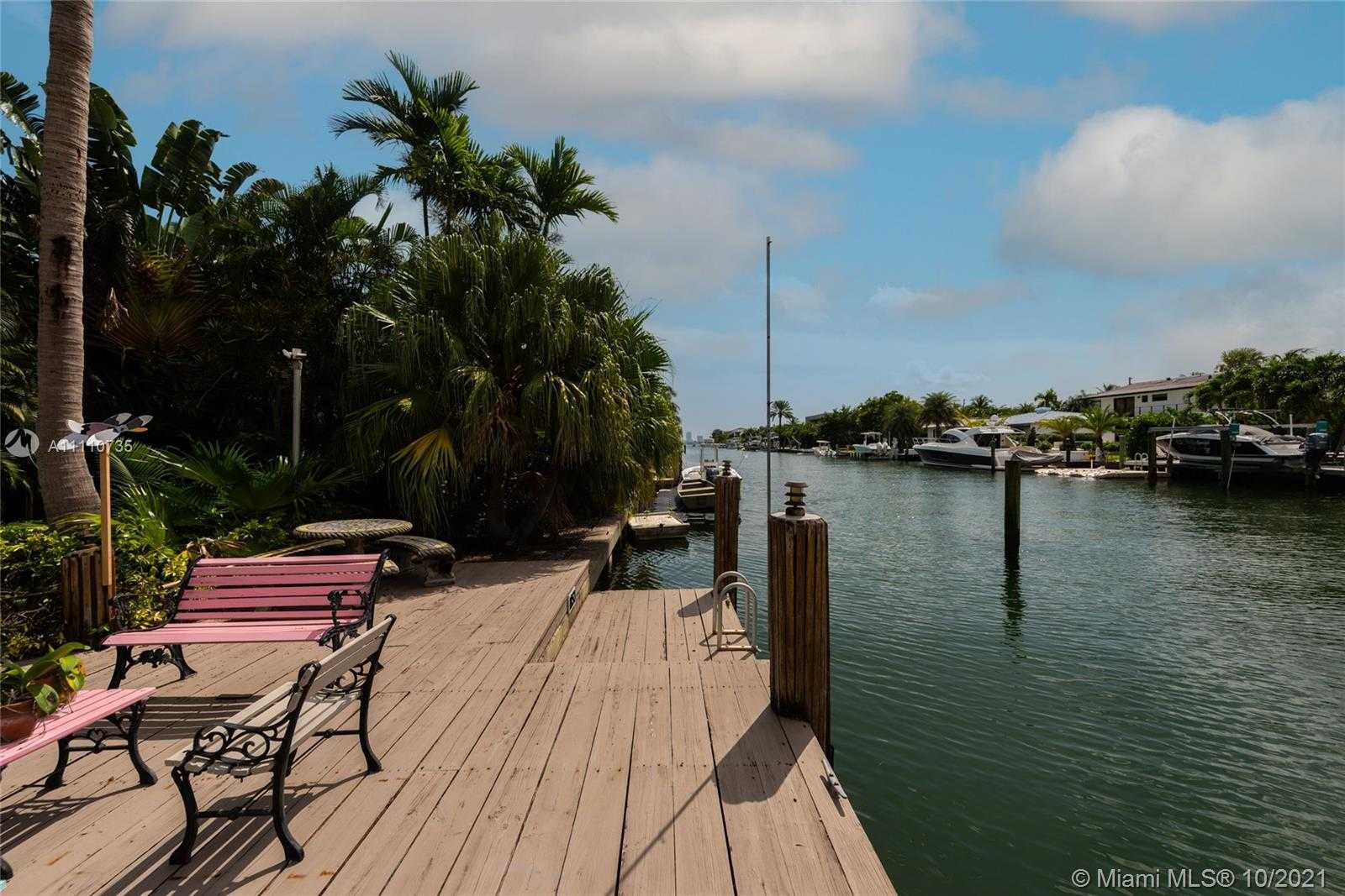 Small Image of 1850 NORTH EAST 118TH RD, North Miami Number 36