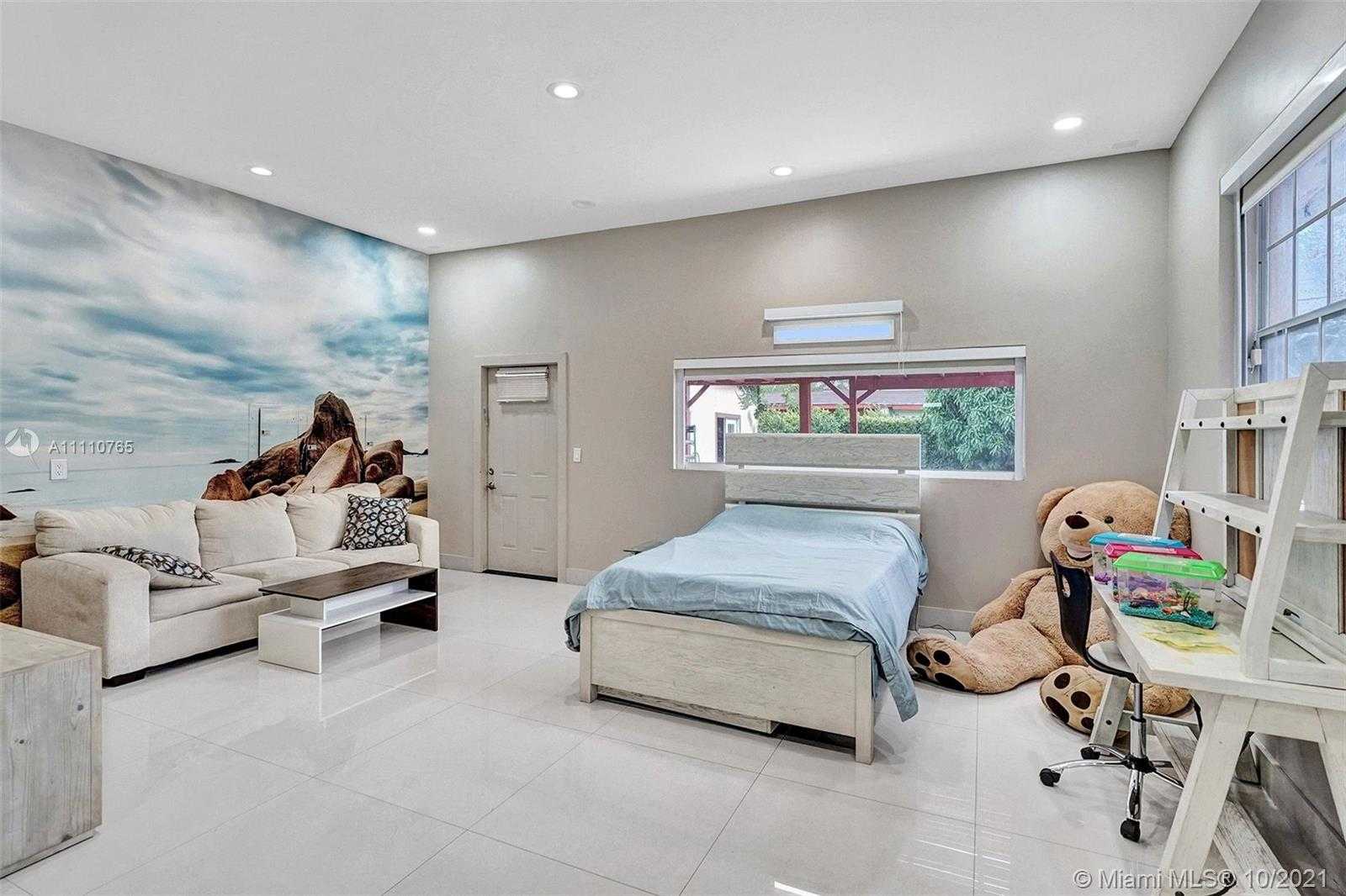 Small Image of 17150 NORTH EAST 10TH AVE, Miami Number 10