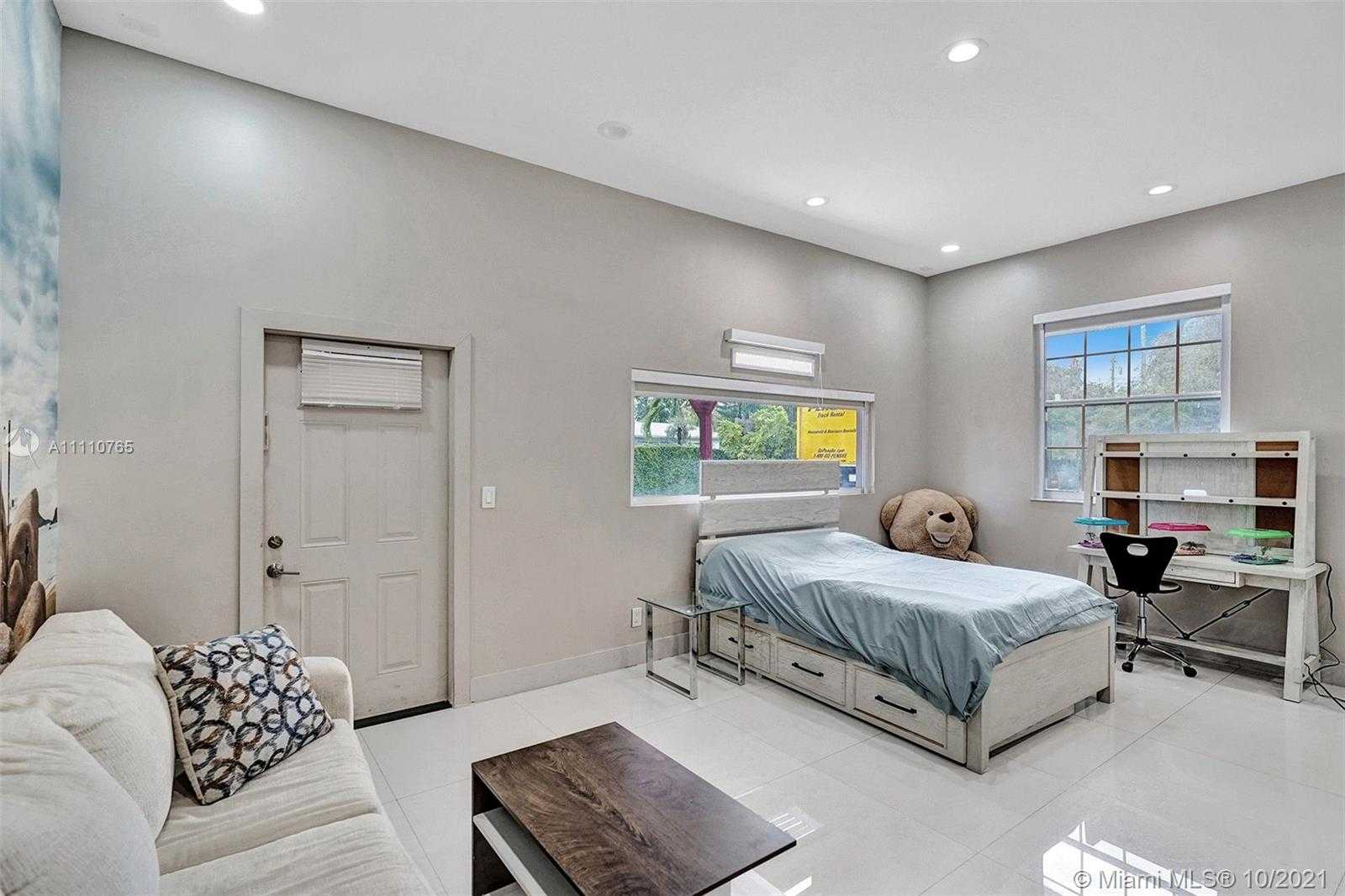 Small Image of 17150 NORTH EAST 10TH AVE, Miami Number 12