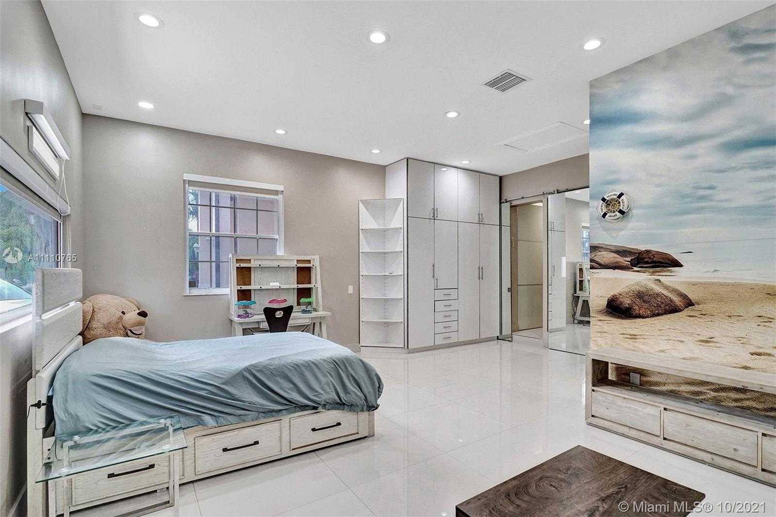 Small Image of 17150 NORTH EAST 10TH AVE, Miami Number 13