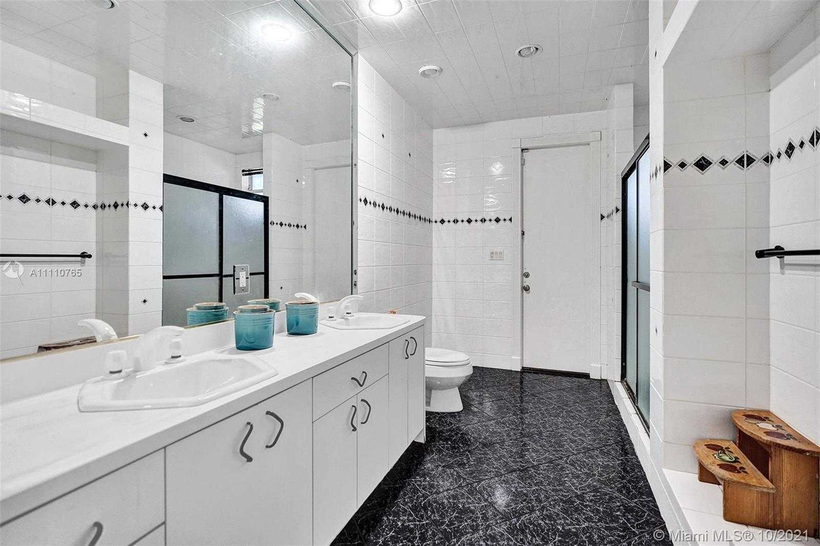 Small Image of 17150 NORTH EAST 10TH AVE, Miami Number 16