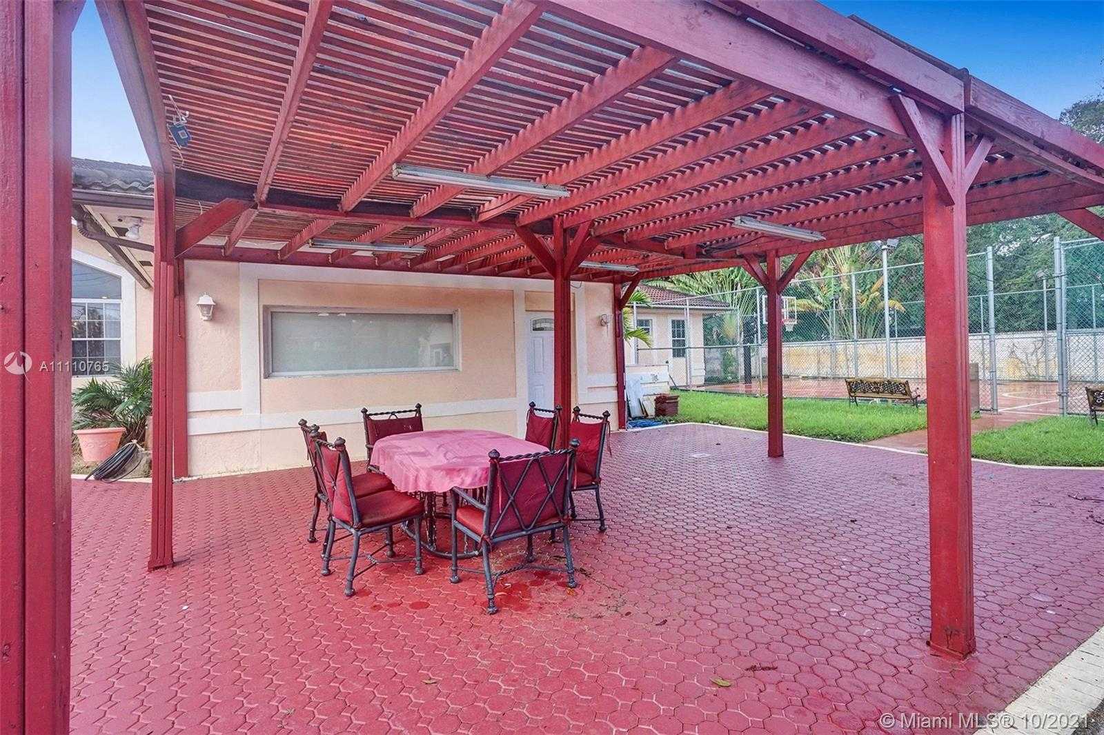 Small Image of 17150 NORTH EAST 10TH AVE, Miami Number 29
