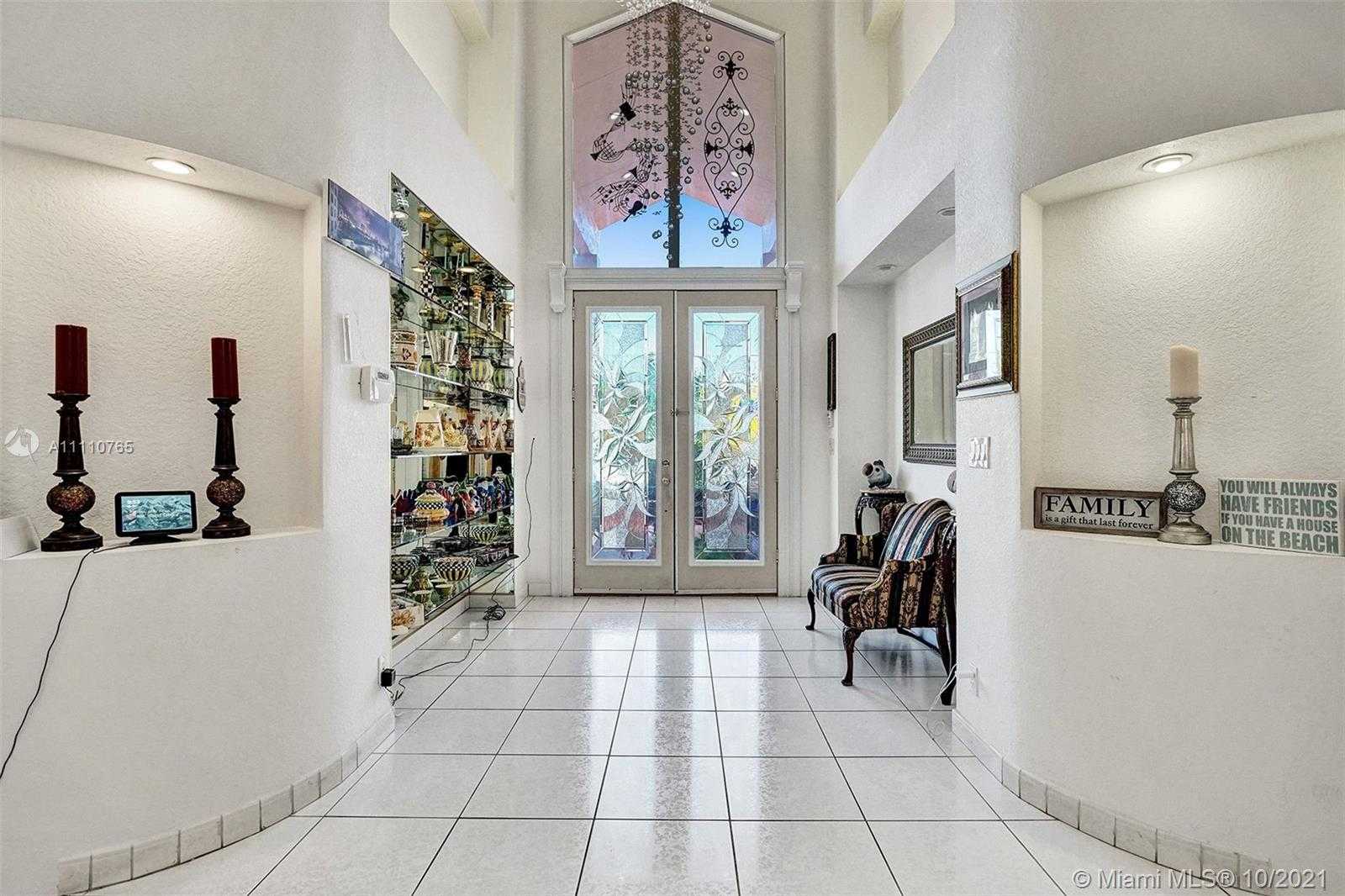 Small Image of 17150 NORTH EAST 10TH AVE, Miami Number 3
