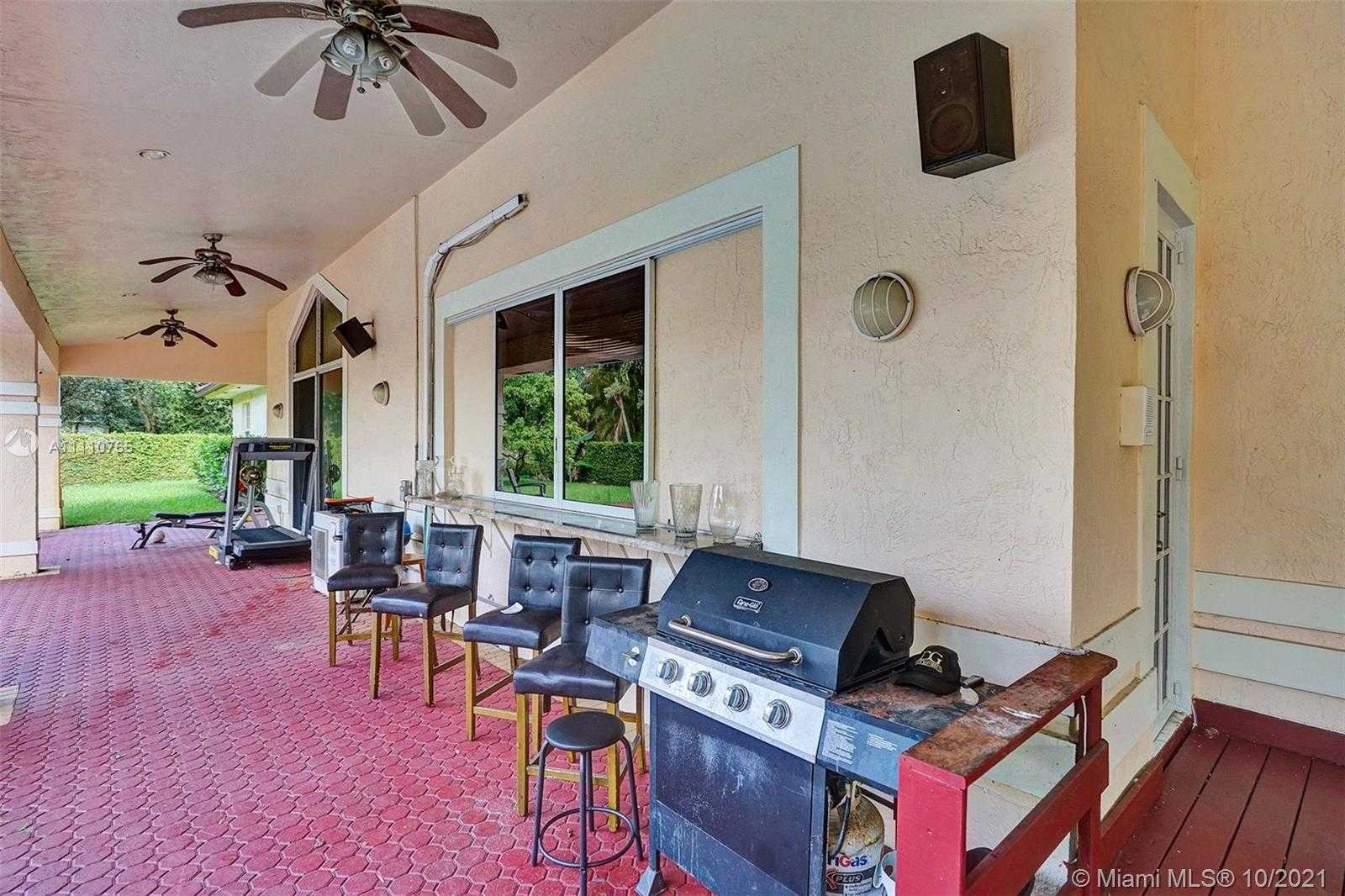 Small Image of 17150 NORTH EAST 10TH AVE, Miami Number 37
