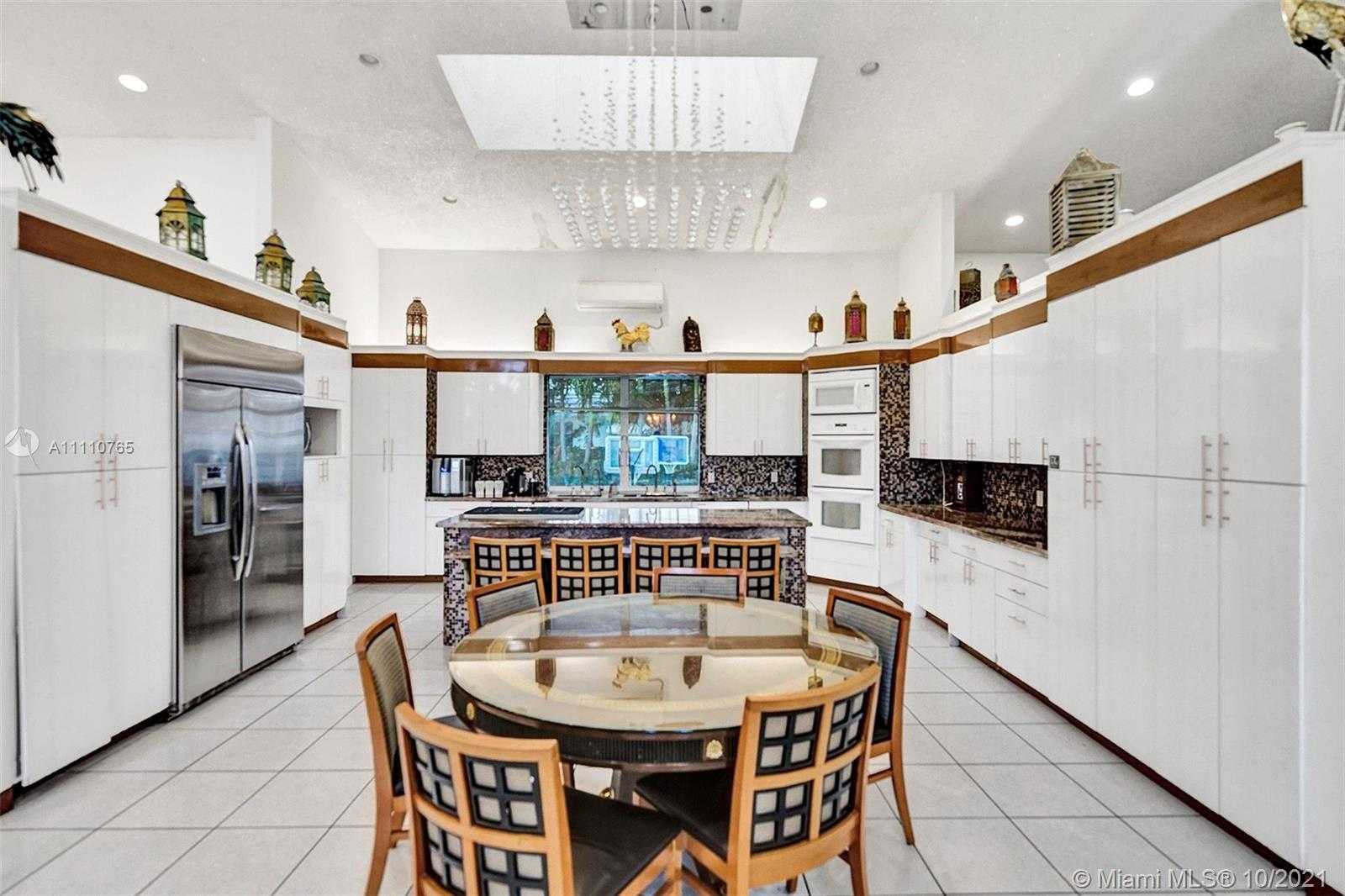 Small Image of 17150 NORTH EAST 10TH AVE, Miami Number 39
