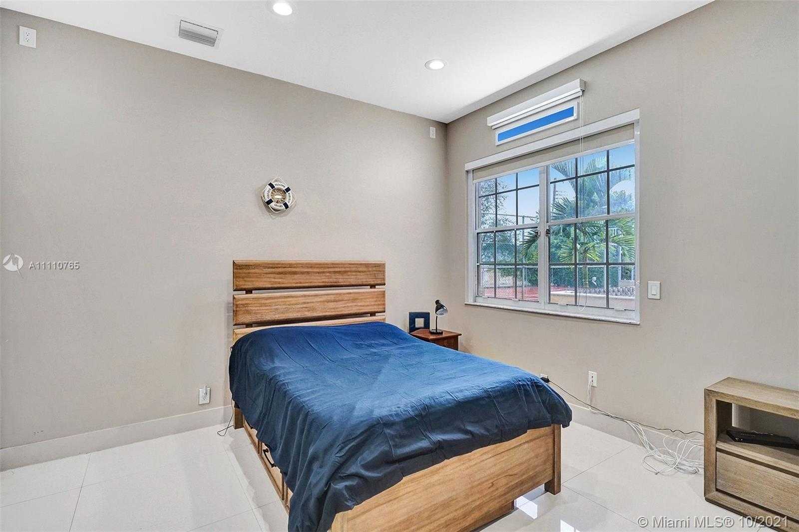 Small Image of 17150 NORTH EAST 10TH AVE, Miami Number 4