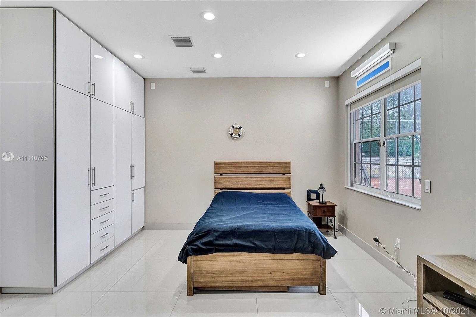 Small Image of 17150 NORTH EAST 10TH AVE, Miami Number 5