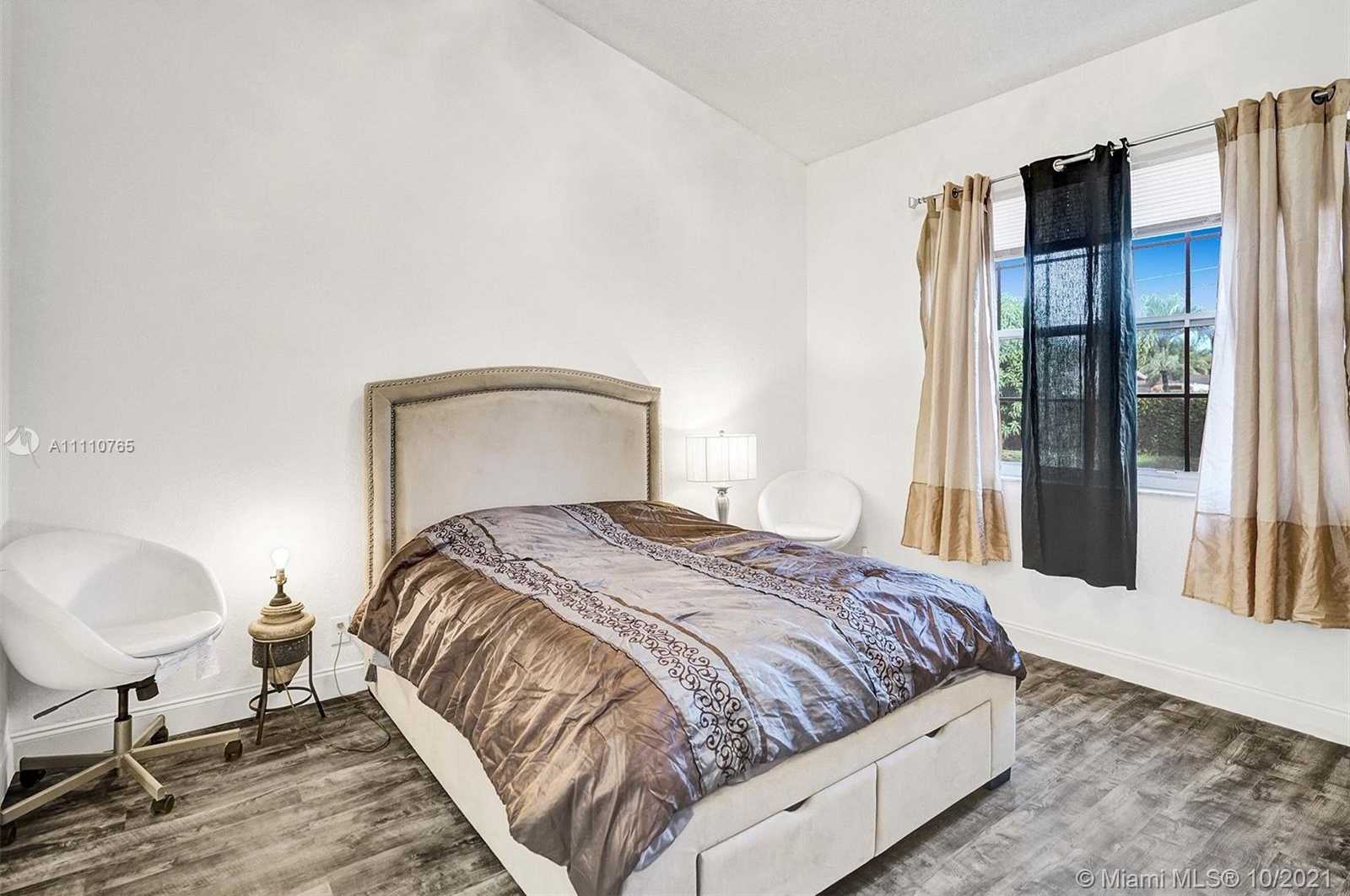 Small Image of 17150 NORTH EAST 10TH AVE, Miami Number 52