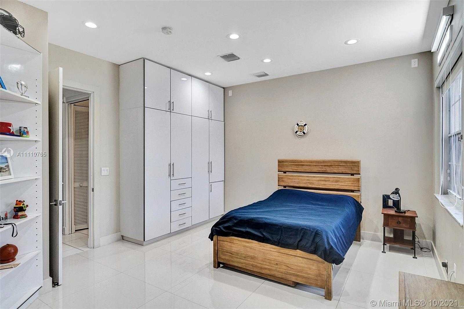 Small Image of 17150 NORTH EAST 10TH AVE, Miami Number 6