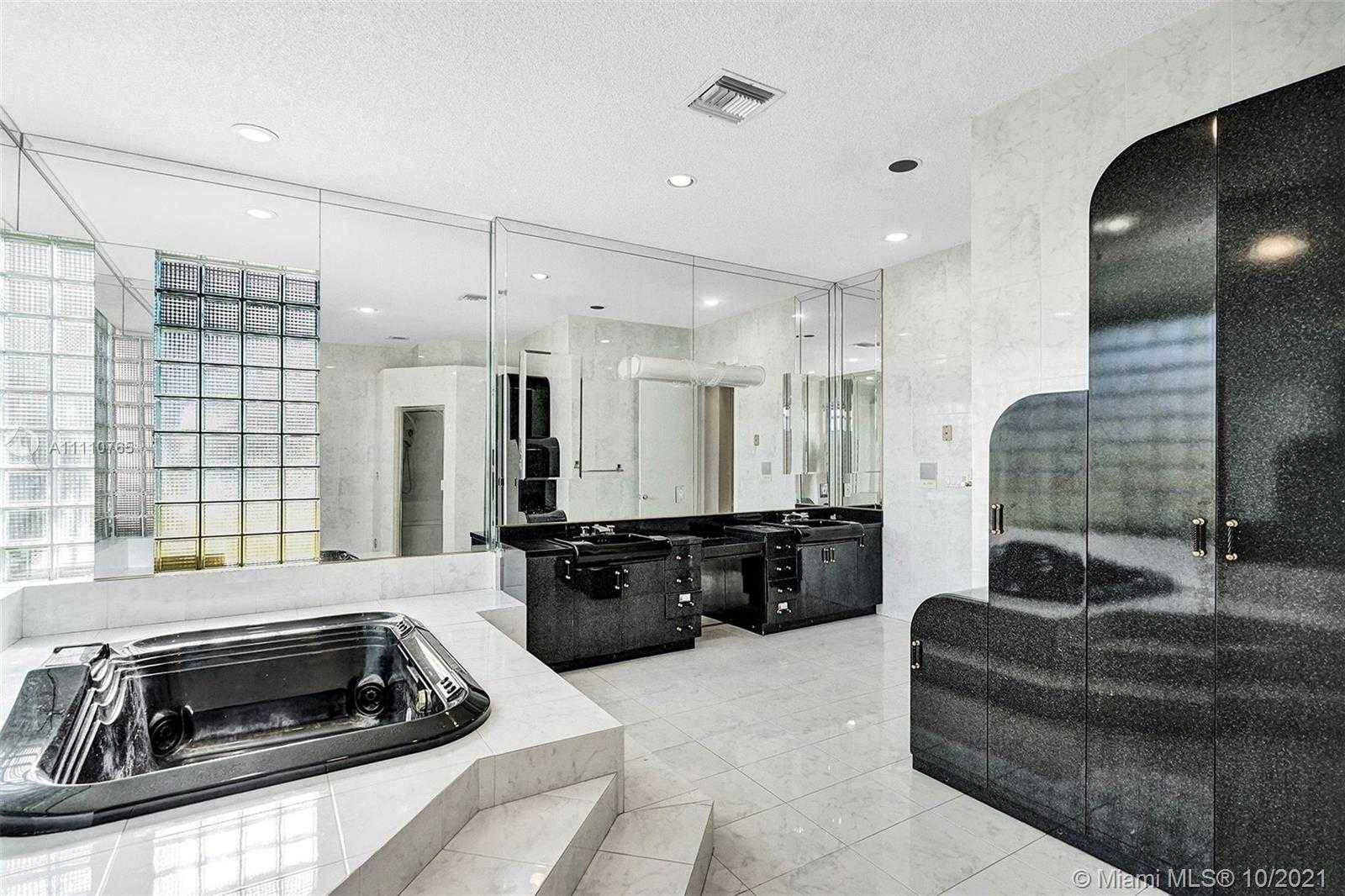 Small Image of 17150 NORTH EAST 10TH AVE, Miami Number 60