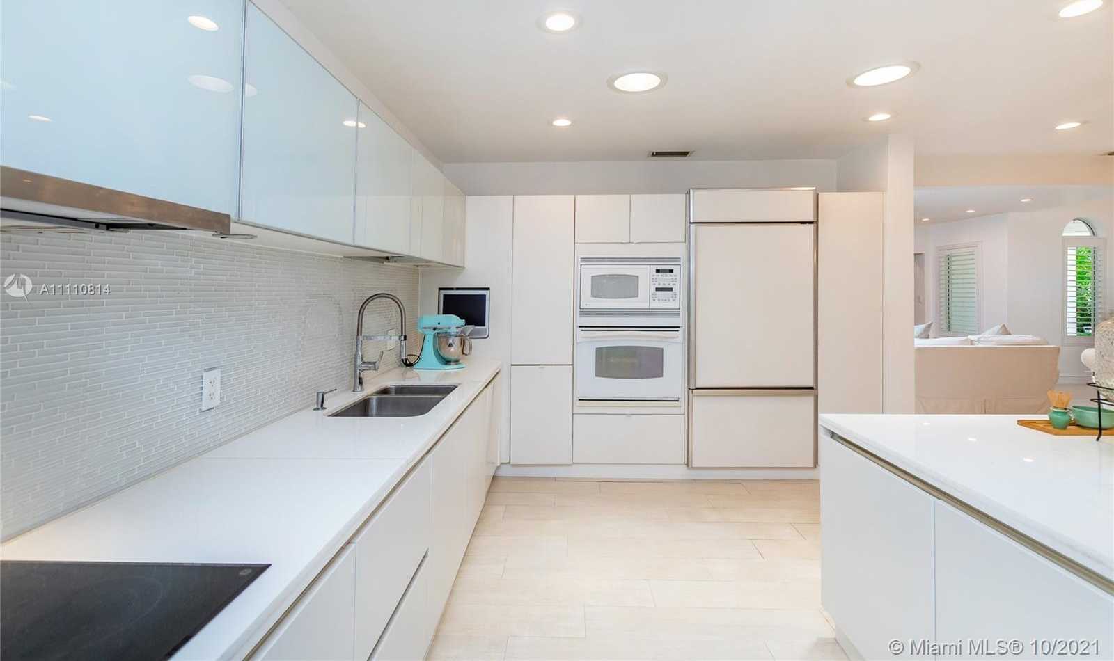 Small Image of 145 HAMPTON LN, Key Biscayne Number 11