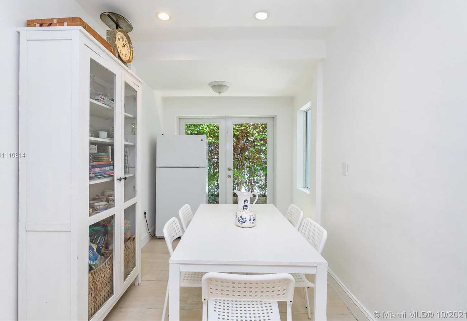 Small Image of 145 HAMPTON LN, Key Biscayne Number 14