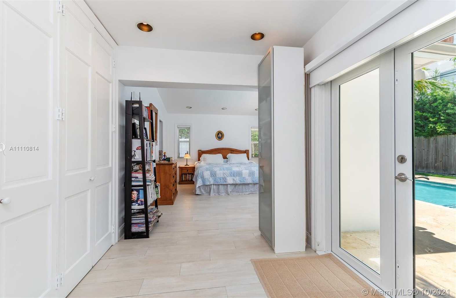 Small Image of 145 HAMPTON LN, Key Biscayne Number 16