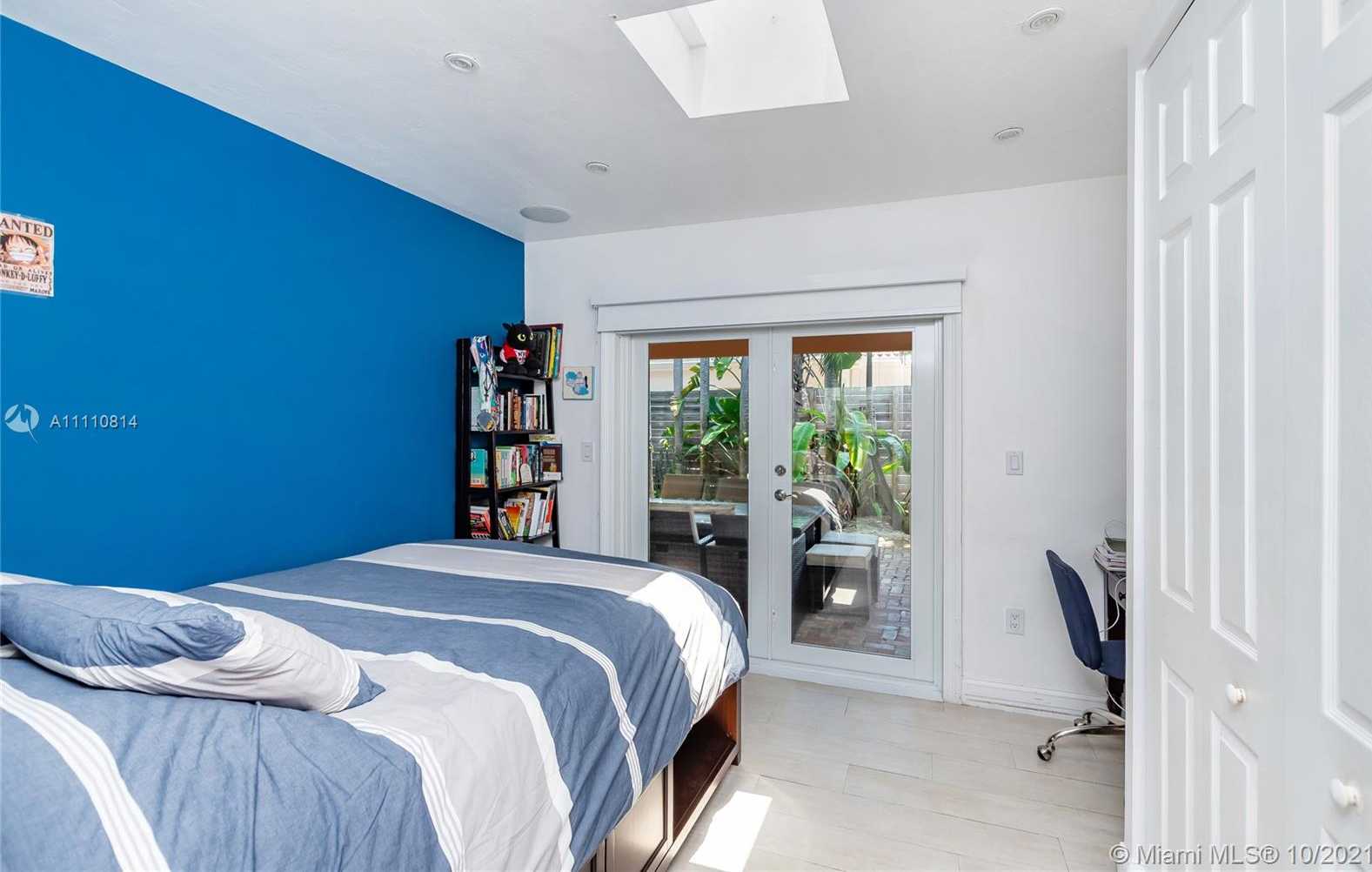 Small Image of 145 HAMPTON LN, Key Biscayne Number 18