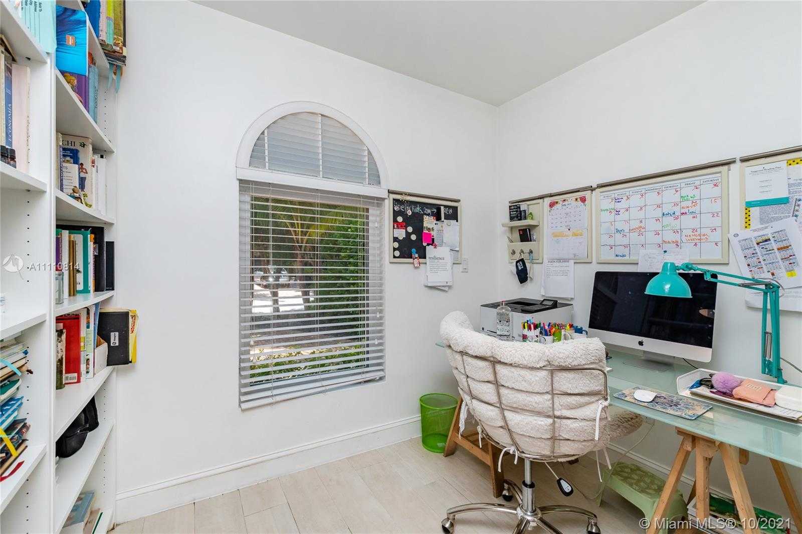 Small Image of 145 HAMPTON LN, Key Biscayne Number 20