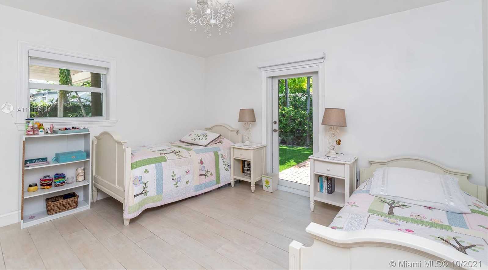 Small Image of 145 HAMPTON LN, Key Biscayne Number 21