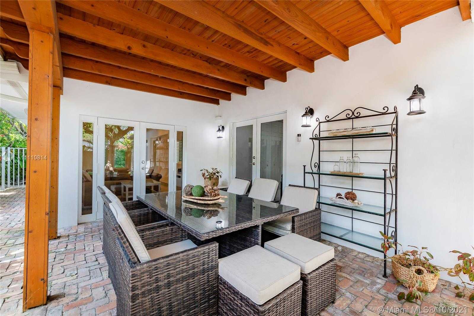 Small Image of 145 HAMPTON LN, Key Biscayne Number 23