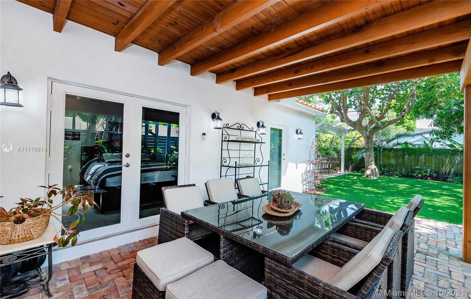 Small Image of 145 HAMPTON LN, Key Biscayne Number 24
