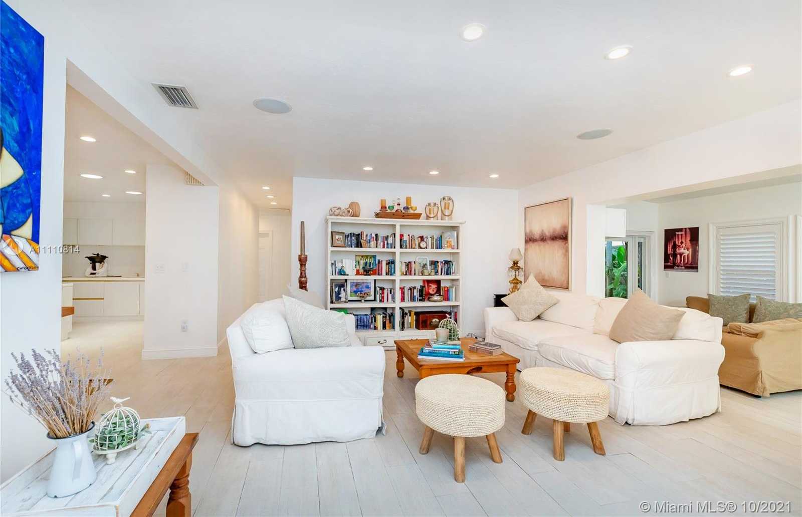 Small Image of 145 HAMPTON LN, Key Biscayne Number 5