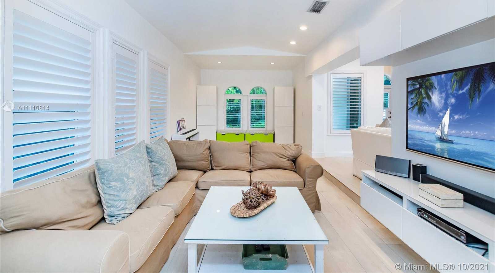 Small Image of 145 HAMPTON LN, Key Biscayne Number 8