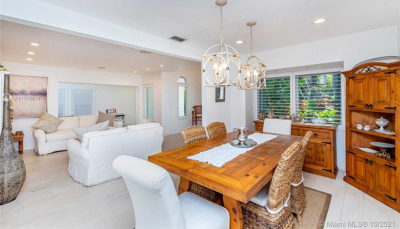 Small Image of 145 HAMPTON LN, Key Biscayne Number 9