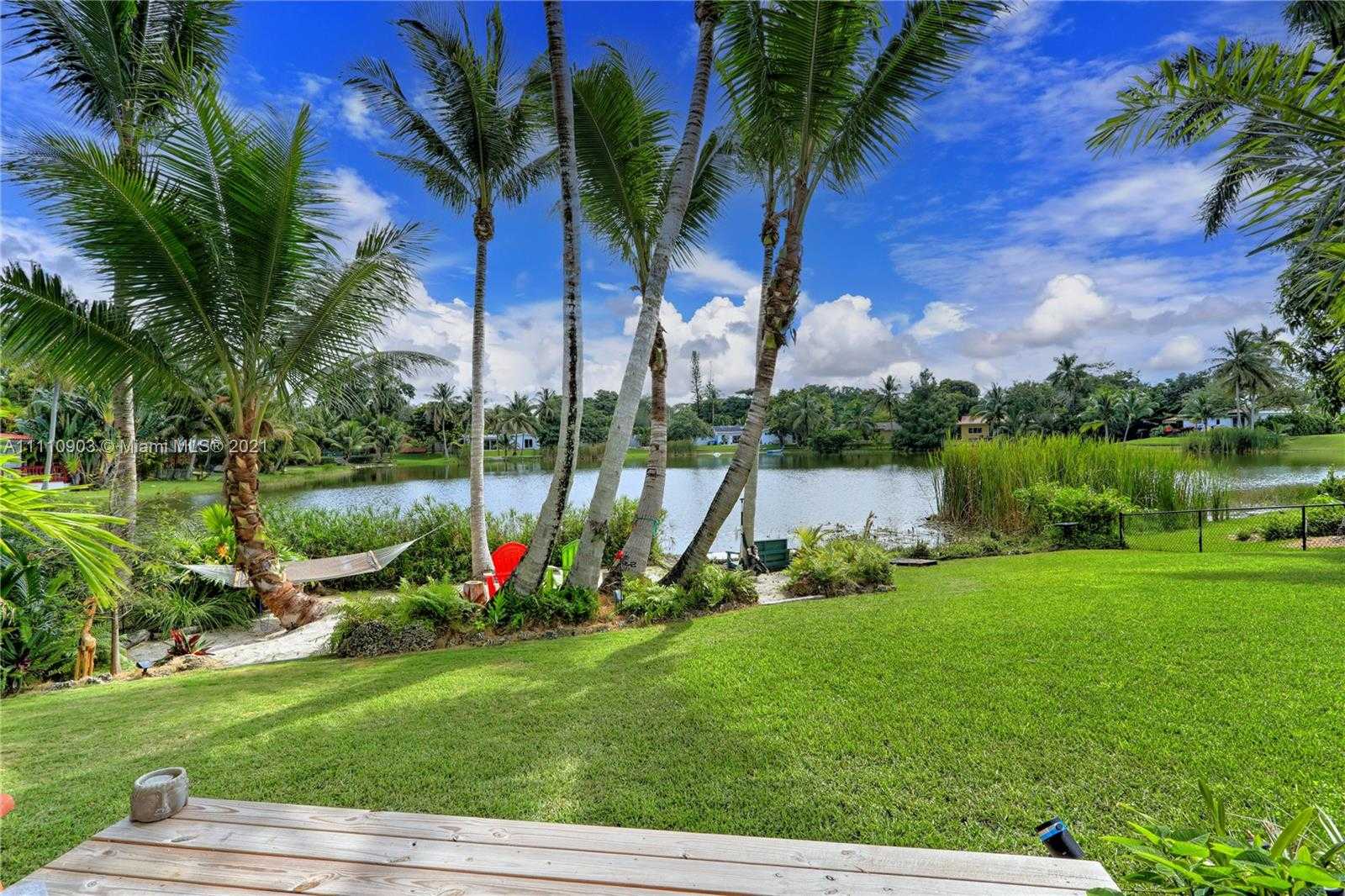 Small Image of 5025 SOUTH WEST 65TH AVE, Miami Number 2