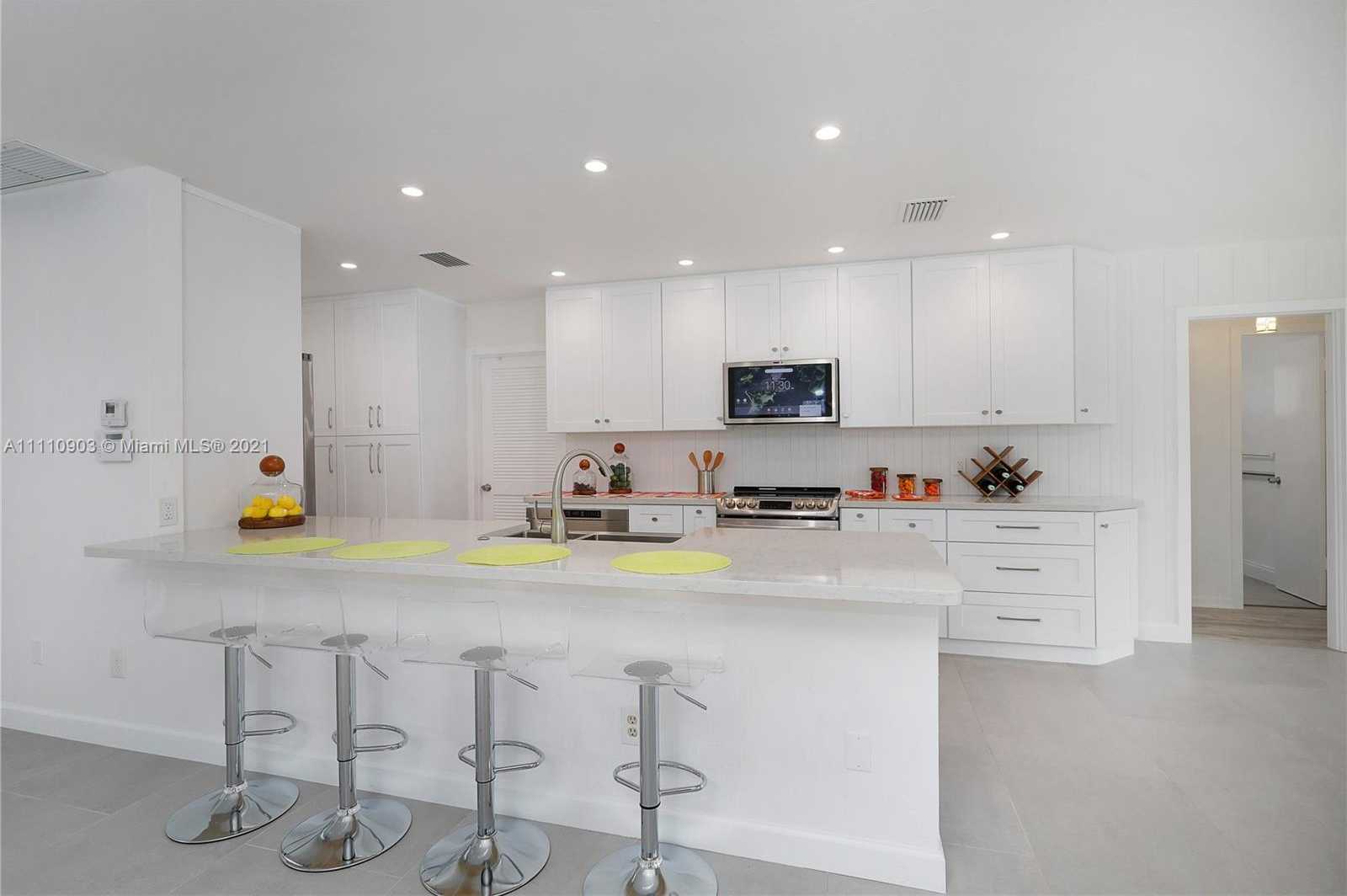 Small Image of 5025 SOUTH WEST 65TH AVE, Miami Number 3