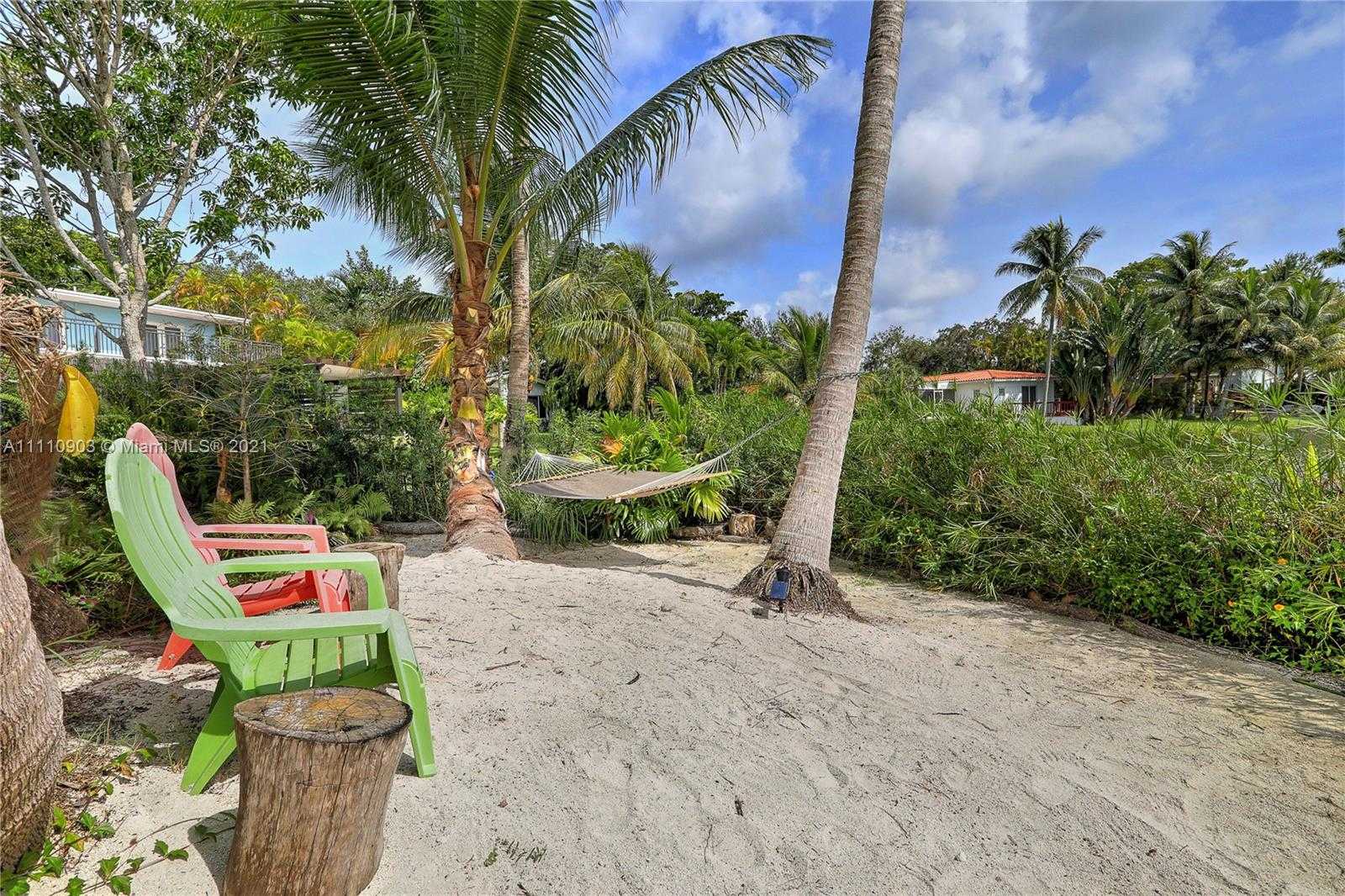 Small Image of 5025 SOUTH WEST 65TH AVE, Miami Number 30