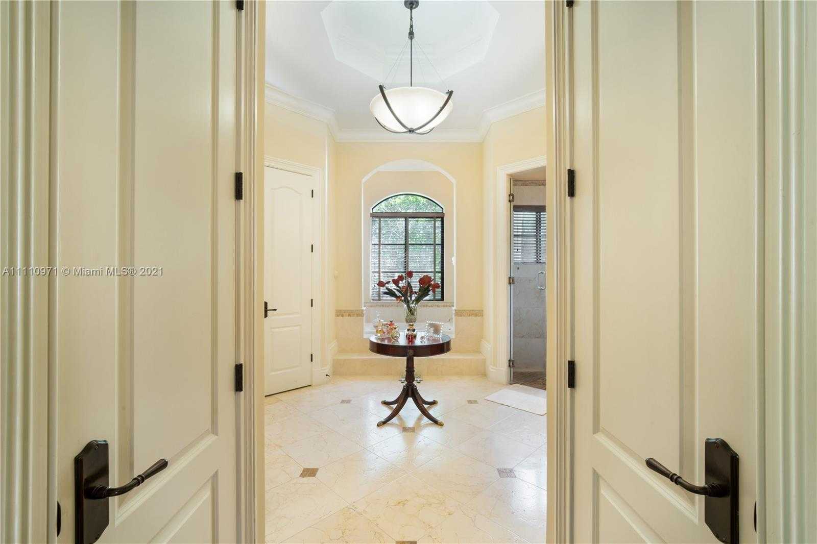 Small Image of 13120 SOUTH WEST 80TH AVE, Pinecrest Number 26