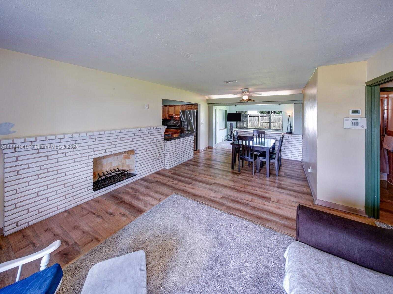 Small Image of 7561 EATON ST, Hollywood Number 11
