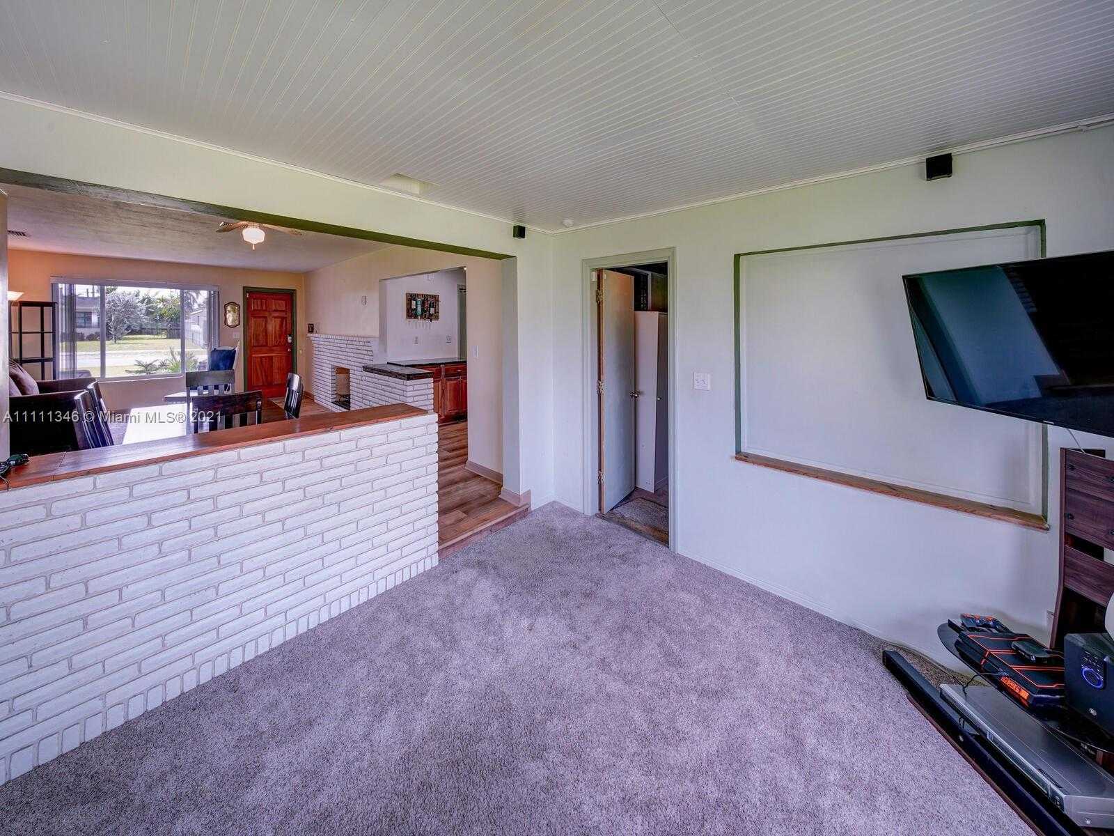 Small Image of 7561 EATON ST, Hollywood Number 16
