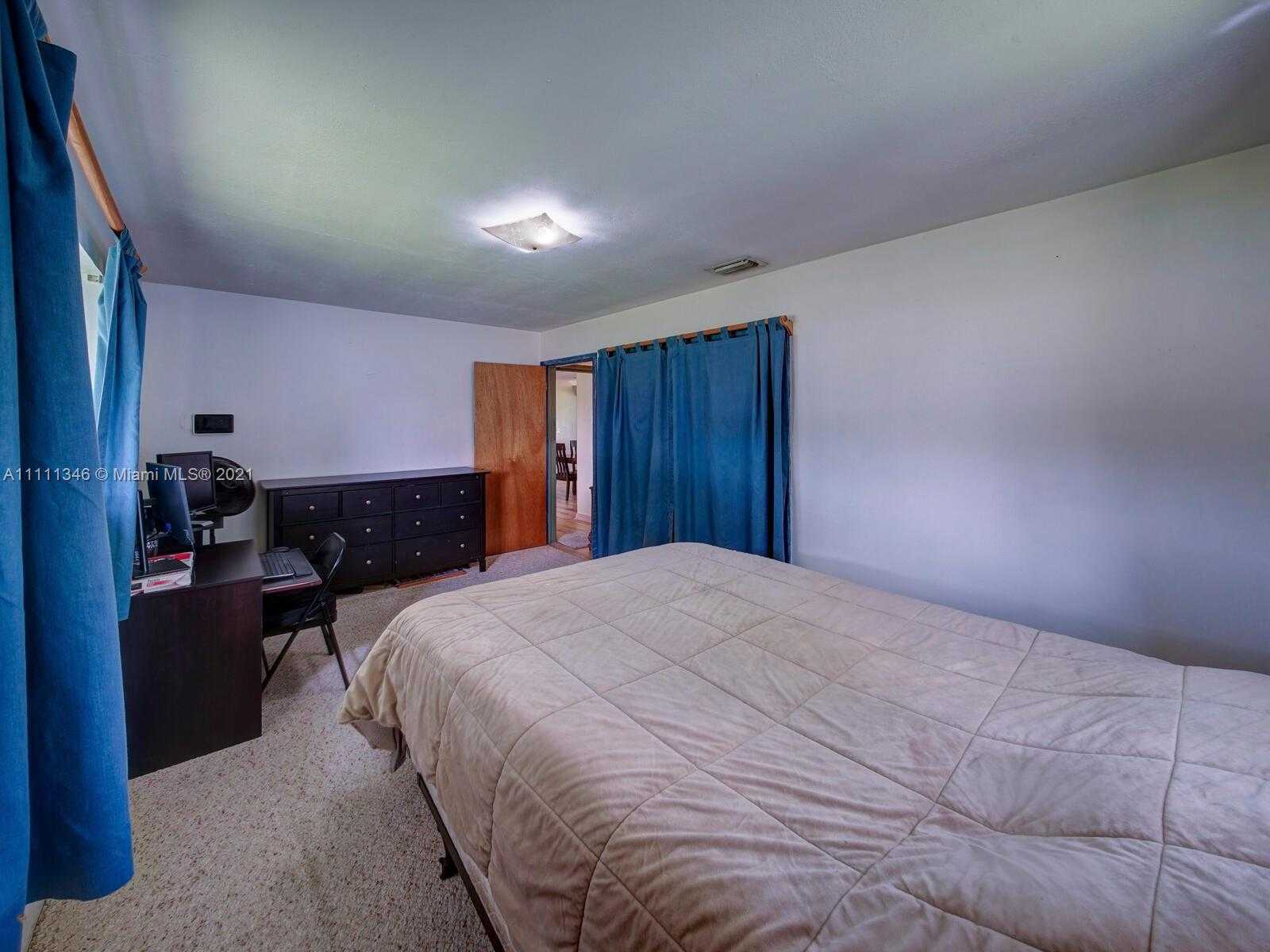 Small Image of 7561 EATON ST, Hollywood Number 20