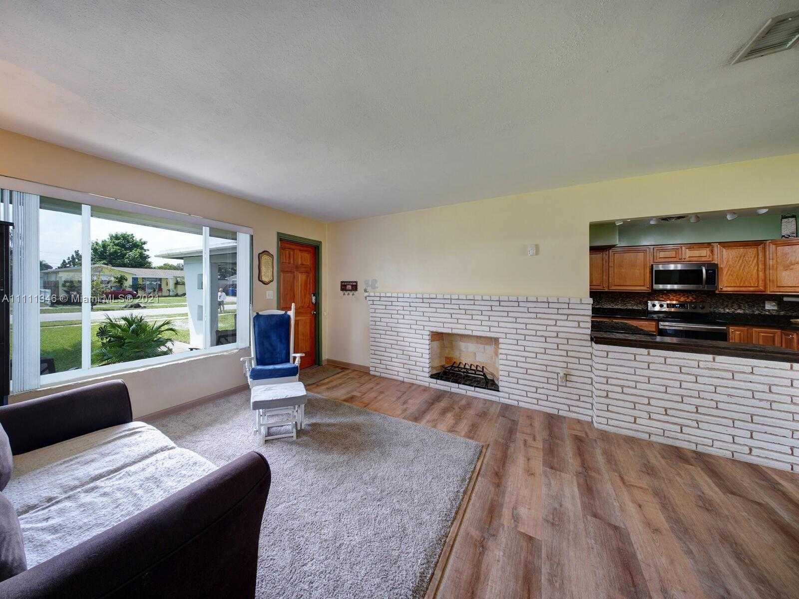Small Image of 7561 EATON ST, Hollywood Number 7