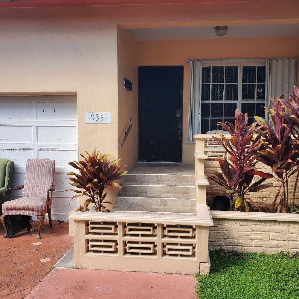 Small Image of 935 NORTH EAST 136TH ST, North Miami Number 11