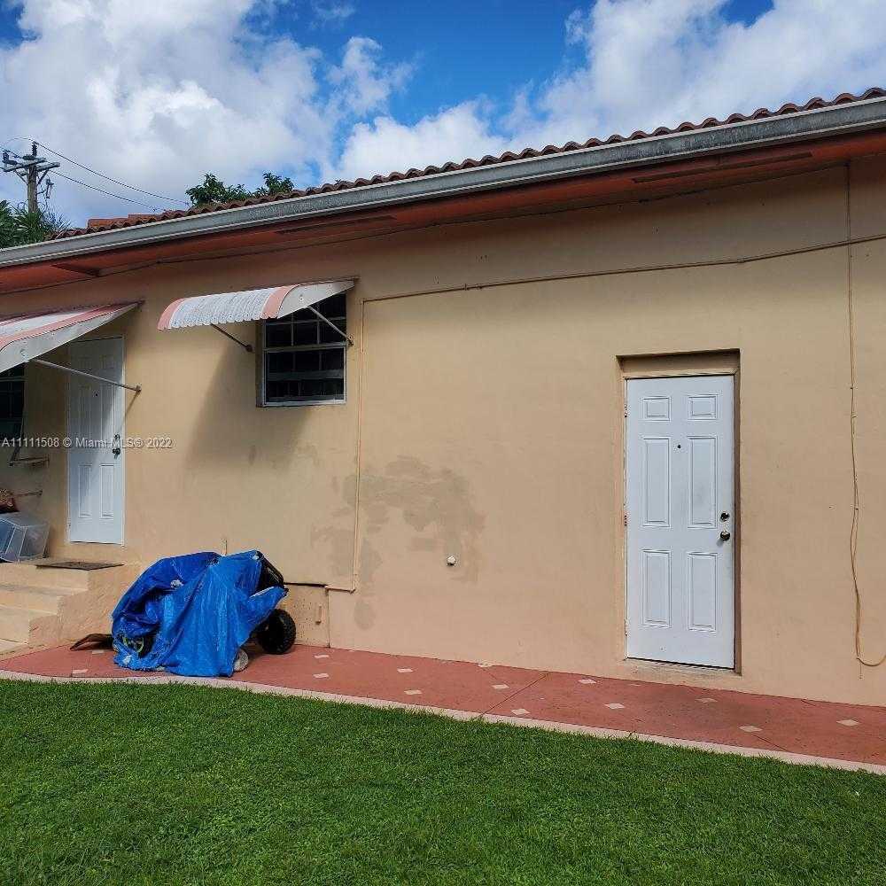 Small Image of 935 NORTH EAST 136TH ST, North Miami Number 3