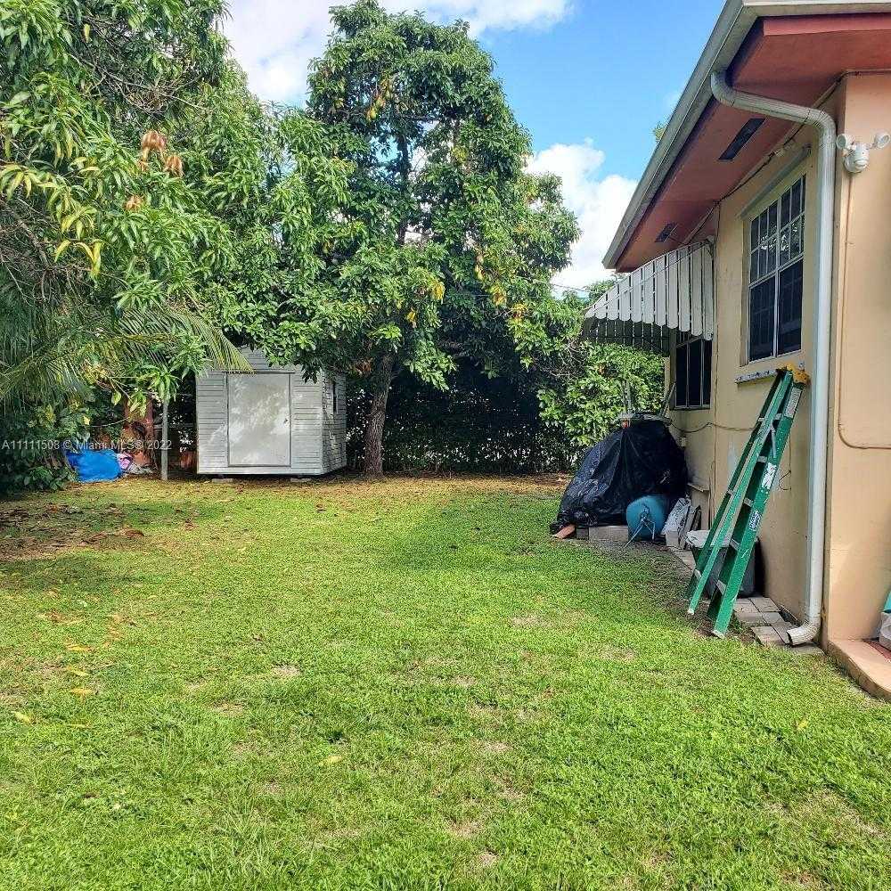 Small Image of 935 NORTH EAST 136TH ST, North Miami Number 4