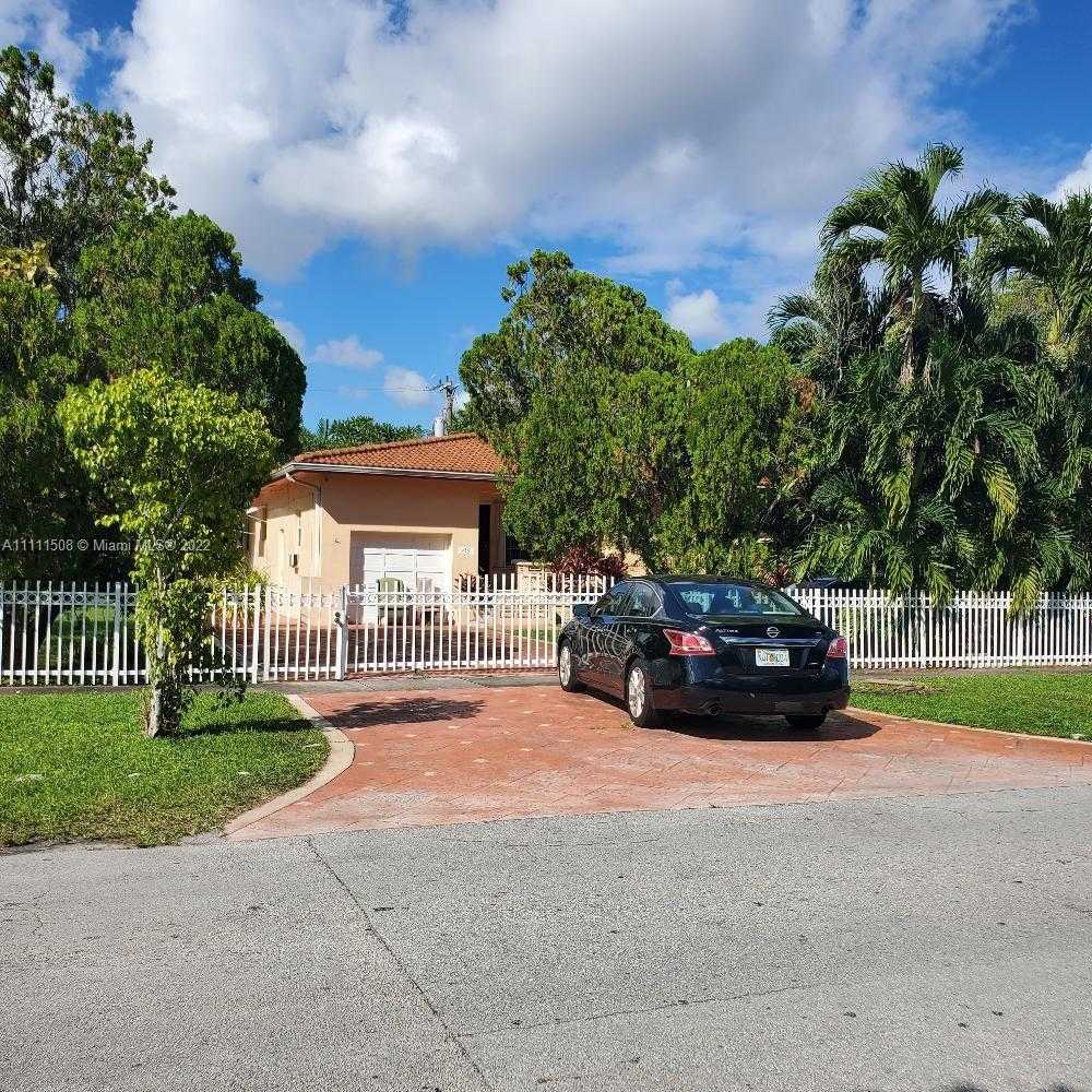 Small Image of 935 NORTH EAST 136TH ST, North Miami Number 7
