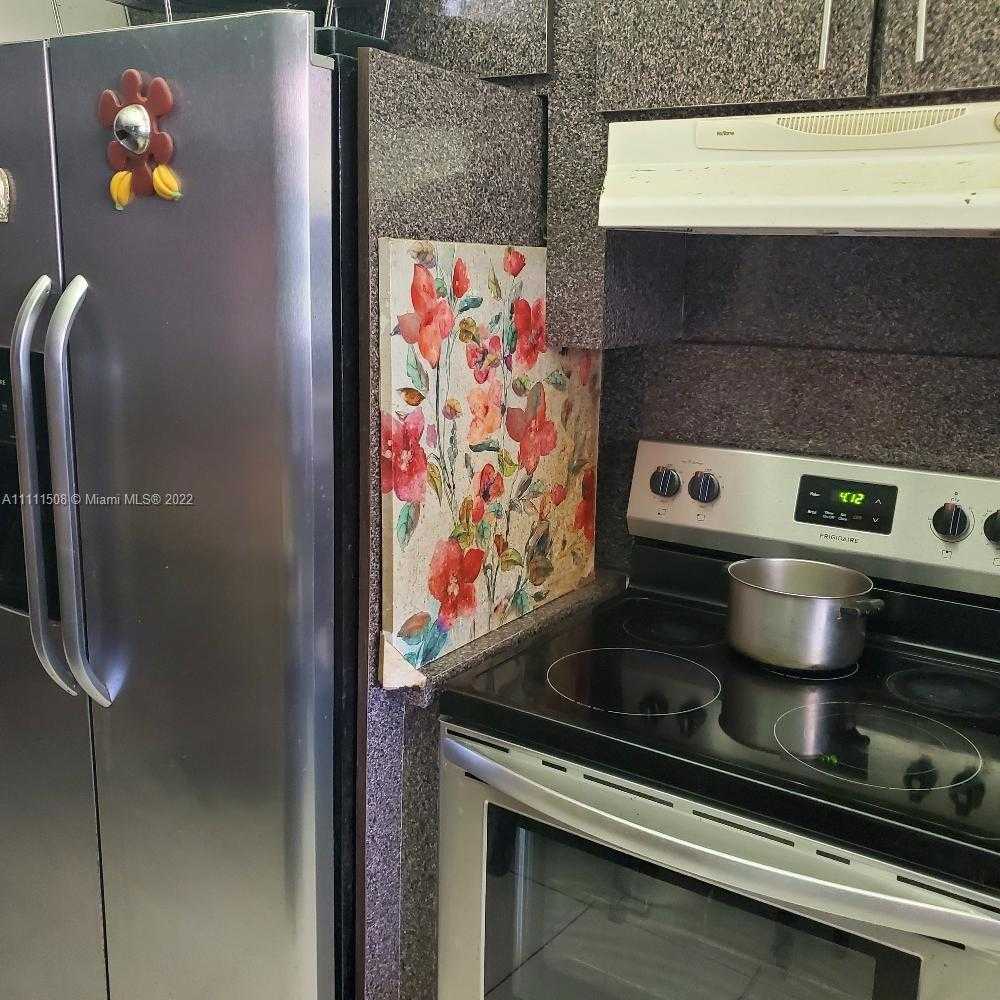 Small Image of 935 NORTH EAST 136TH ST, North Miami Number 8