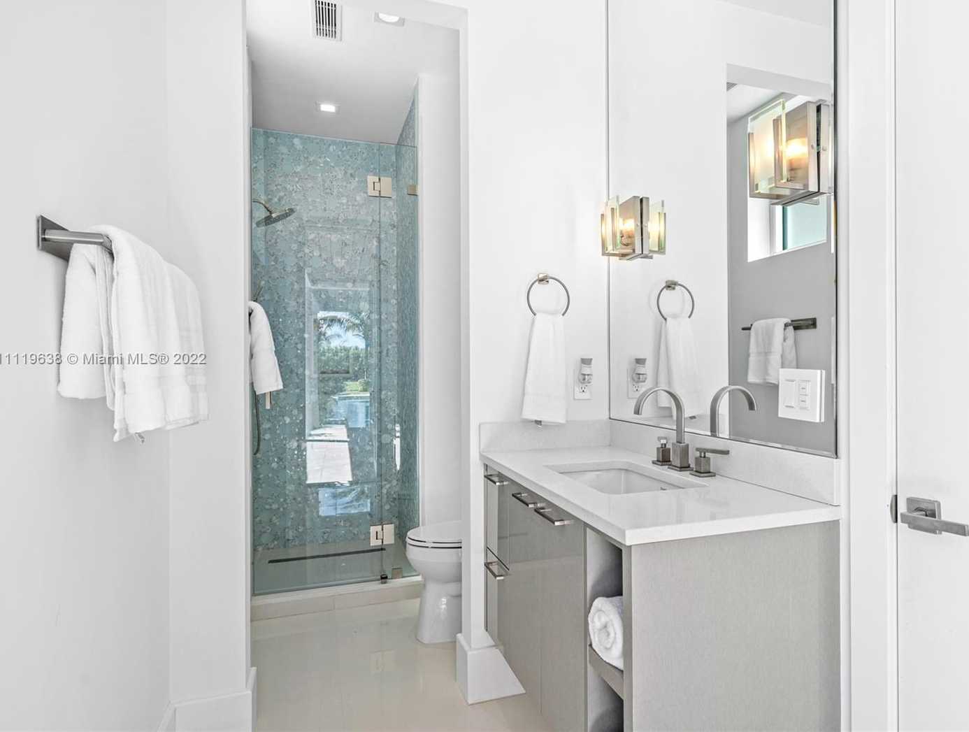 Small Image of 7833 Atlantic Way, Miami Beach, FL 33141, USA Number 12