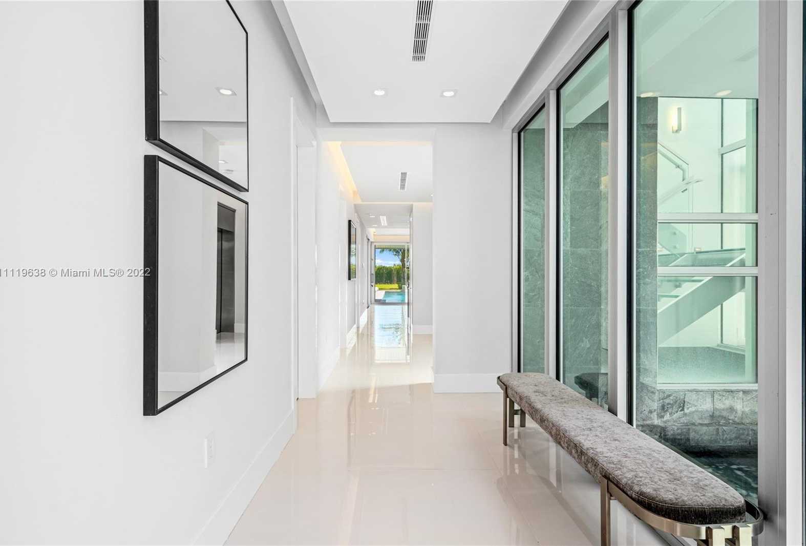 Small Image of 7833 Atlantic Way, Miami Beach, FL 33141, USA Number 13