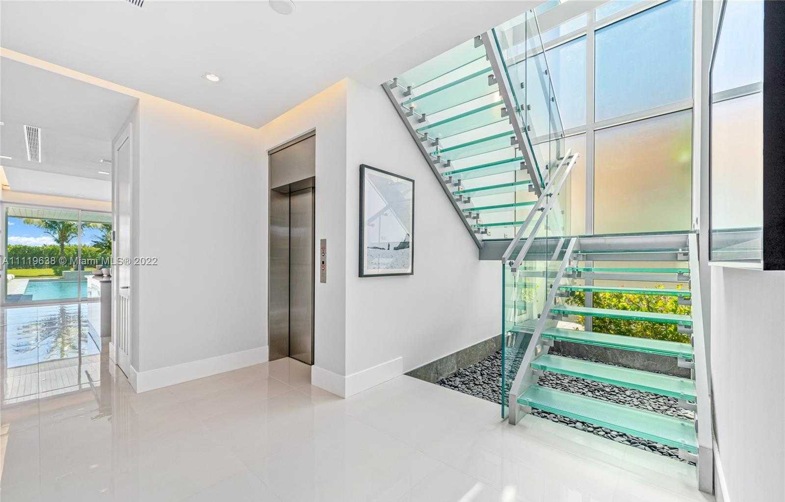 Small Image of 7833 Atlantic Way, Miami Beach, FL 33141, USA Number 14
