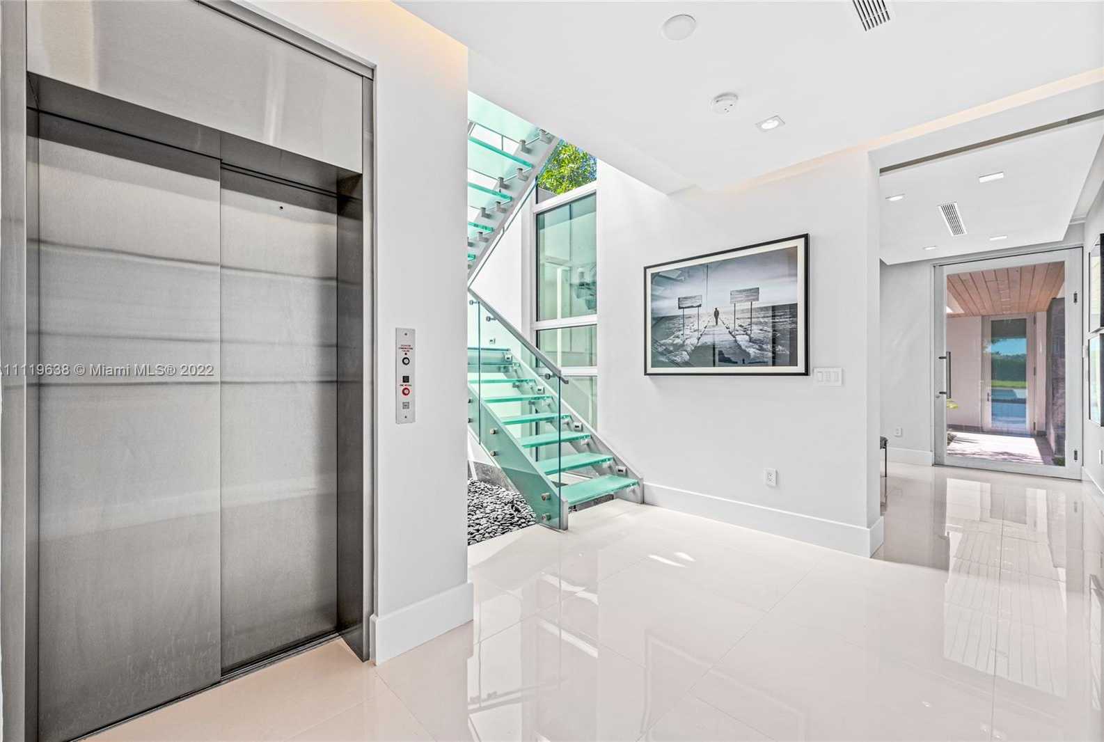 Small Image of 7833 Atlantic Way, Miami Beach, FL 33141, USA Number 15